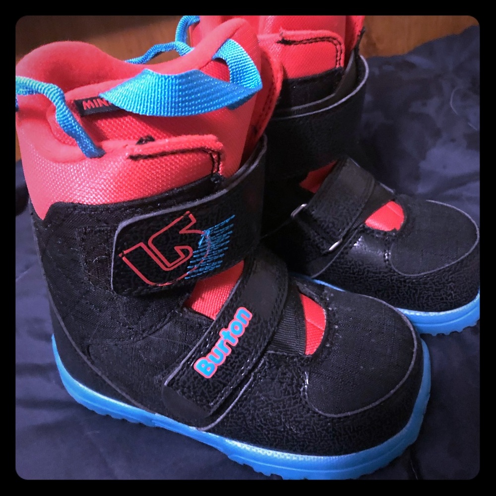 Kids snowboarding boots!